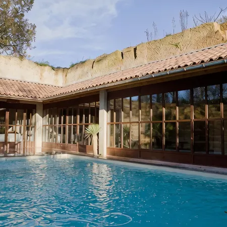 Château Latour Segur Suites & Spa