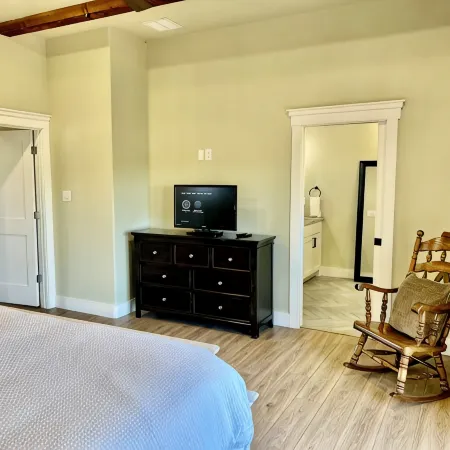 Brand New Hill Country Retreat: Stunning Views & Lake Access--Family Perfect