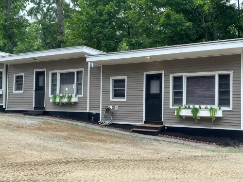 2 Bdrm Cozy Cottage #1 -Water Access and Dock on Lake Winnipesaukee - Meredith - Wifi
