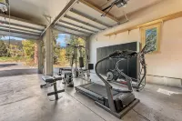 Luxury Keystone Riverfront House w/ Hot Tub, Mountain Views, Golf & Ski Access - Gym