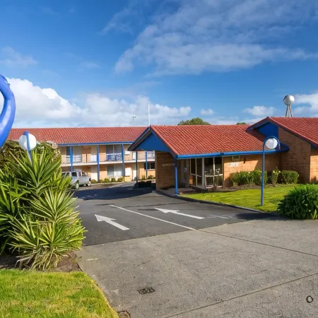 Blue Whale Motor Inn & Apartments