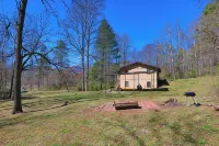 Smoky Mountain Getaway. Enjoy Seclusion,Views,Motorcycling, Shops w Paved Access - Balkoner