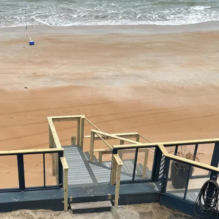 Oceanfront Studio - “also can’t get closer to the beach” View, comfy and clean!