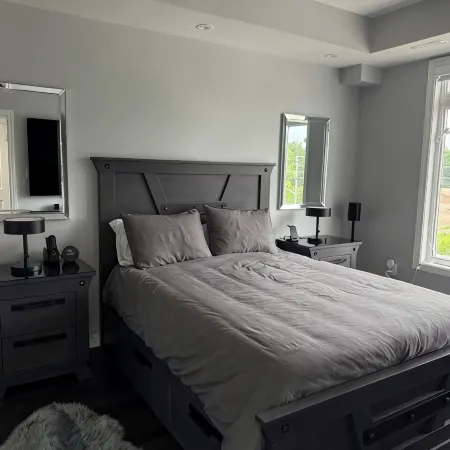 Highly Rated 2Br Pickering Retreat • AC, WiFi & Free Parking Отели в г. Пикеринг