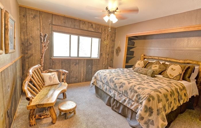 Cozy 3-bedroom cabin in superb Arnold with WiFi and a Spa
