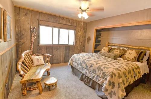 Cozy 3-bedroom cabin in superb Arnold with WiFi and a Spa