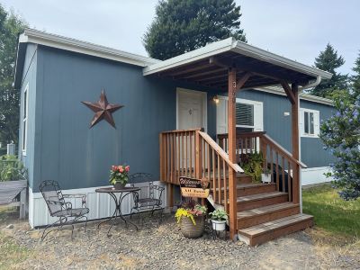 NW Retreat, Convenient 3 Block Walk to Main Street, Starlink, AC