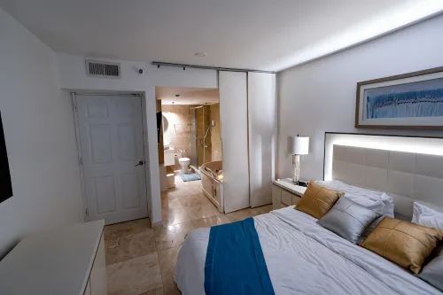 Beach Front spectacular view  2-bedroom condo ESJ Towers - Hot Tub