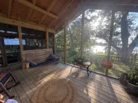 Monkey Business  – Private Lake, Dock, Stunning Views, Close to Gainesville UF - キッチン