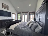 Diamond Bluff Lodge on Greers Ferry Lake