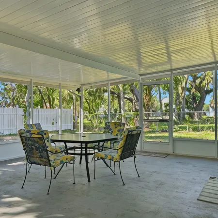 King's Bay Point Retreat - Water View