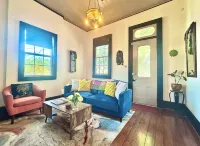 Charming Hideaway - Walk to French Quarter