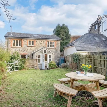 Escape to The Coach House, our picturesque and cosy cottage Отели в г. Окхемптон
