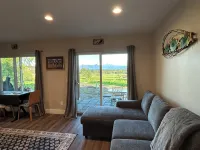 East End Swell - NEW- DOWNSTAIRS Retreat with Ocean, Mountain & Glacier Views