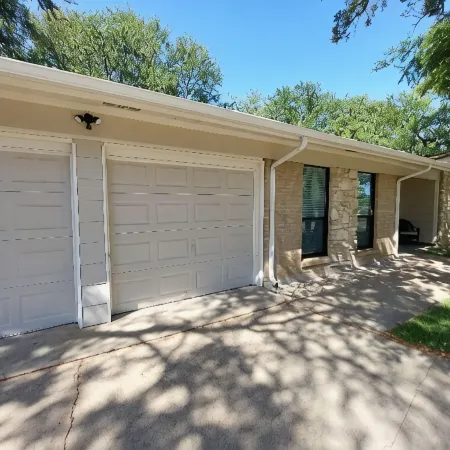 Beautiful 4 Bedroom in quiet neighborhood!