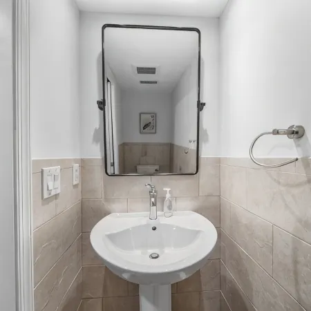 Escape to Paradise in Avalon – Beautiful Condo Just Steps from the Beach