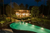 COCO Canopy Boutique Resort - Pools