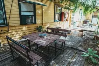 Broken Hill Tourist Lodge - Bãi đậu xe