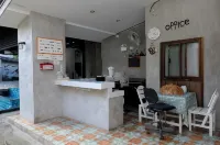 บ้านมะเฟือง เกสเฮาส์ ใกล้บขสกาญจนบุรี ถนนคนเดินกาญจนบุรี Baanmafeung Guesthouse near Skywalk Bus Station Kanchanaburi