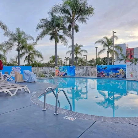 Motel 6 Los Angeles, CA - Los Angeles - LAX Отели рядом с достопримечательностью «Район аэропорта Лос-Анджелеса»