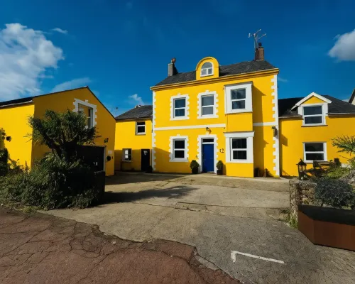 Watermead House Hotels in Chard
