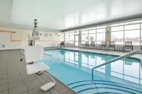 Fairfield Inn & Suites East Grand Forks - parking