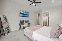 Game Room • Heated Pool & Spa • Fire Pit • Putting Green • Outdoor TV - Wifi