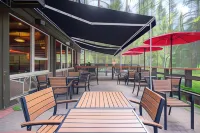 Johnston Canyon Lodge & Bungalows - Parkering