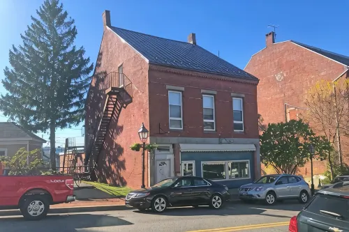 Apartment over shops in Bath Historic District