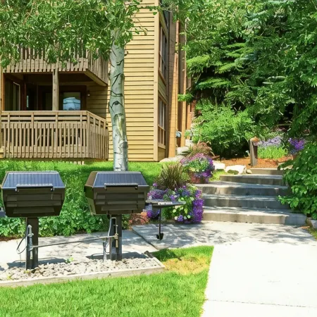 Top-Floor Condo Near Lifts With Hot Tubs, Pool, Washer/Dryer, On Demand Shuttle