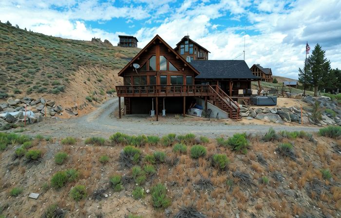 Stanley House - Hillside Cabin with Panoramic Views of the Sawtooth Mountains