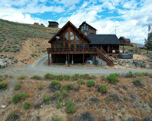 Stanley House - Hillside Cabin with Panoramic Views of the Sawtooth Mountains Hotels in Custer County