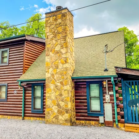 The Adaha Cabin Rustic&Cozy at Douglas Lake