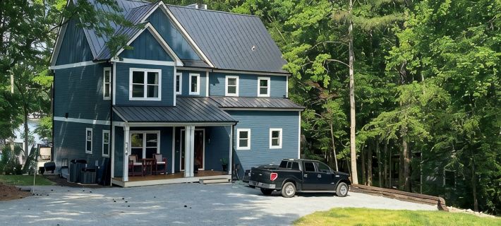 Gorgeous New Waterfront Lake House Hotels in Warren County