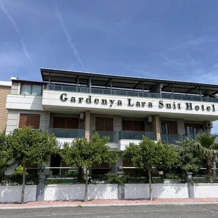 Gardenya Lara Suit Hotel Отели рядом с достопримечательностью «Пляж Кадрие»