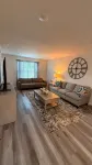 Modern Spacious Stay, Fast Wi-Fi + Workspace - 3-Star