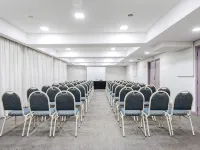 Rede Andrade Braz Hotels near Batel
