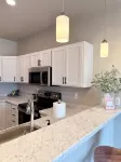 Good Vibes 2-Bedroom Apartment in Waukee - Central Location & Modern Comforts - Homestays