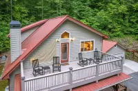 New Renovated Bathrooms! 3Br Mountain Home Near Smoky Mtns, Game Room + Fire Pit - 발코니