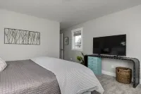 All New! Maison Monroe in Carlton - Bungalows