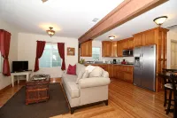 Casita Rojo - historic duplex in the heart of downtown Paso Robles - Kitchens