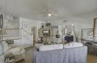 Best Porch in Swansboro! 1 Block to Front Street. Dog friendly. - Wi-Fi