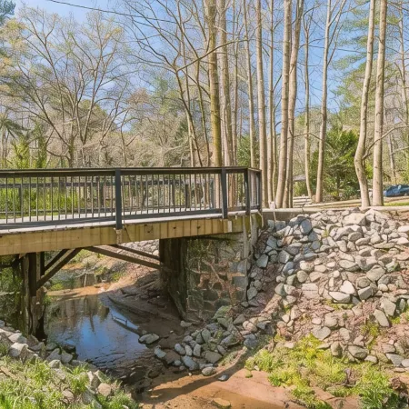 The Sweet Creek Luxurious Villas
