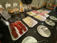 Maxim Plaza Hotel - breakfast