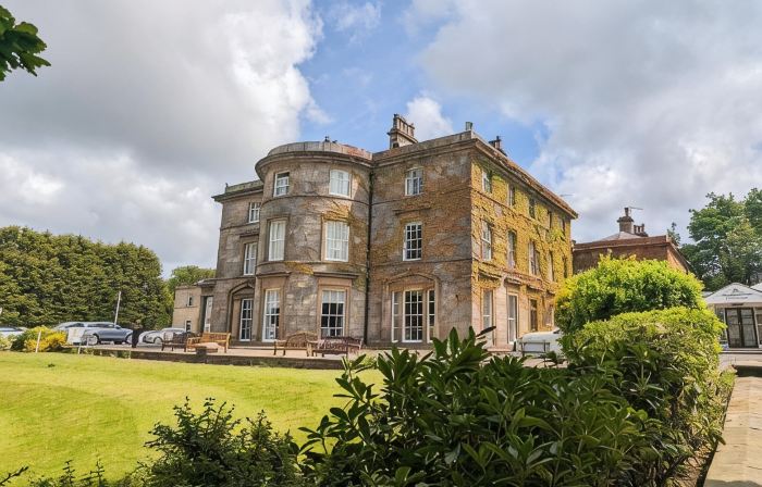 Shaw Hill Hotel Golf and Country Club