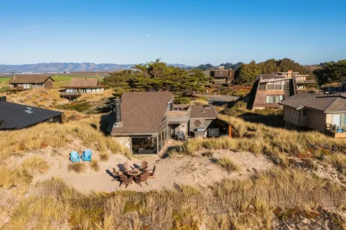 Oceanfront Retreat Pajaro Dunes Beach, crashing wave views, private beach - Wifi