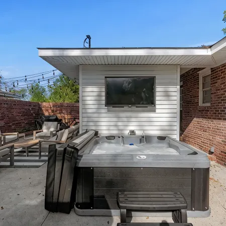 5 Star Luxury Rental Just 5 min from Masters/Hot Tub/Fire Pit/EV Charger