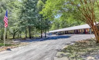 9 on the Ridge - 3 miles from Dollywood & Pet Friendly - Many repeat customers! - Condos