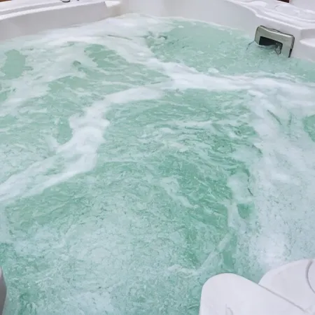 Historic Signal Hill Escape. Hot tub/ocean view