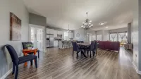 Spread out - Renovated 5BR+Loft, Sleeps 12+